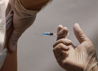 Los pediatras europeos piden vacunar contra el Covid-19 a niños y adolescentes