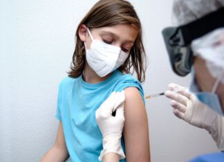 En septiembre comenzará vacunación de menores entre 12 y 17 años