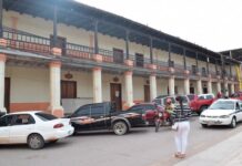 Empleados se toman instalaciones de alcaldía municipal de Juticalpa, por sueldos atrasados