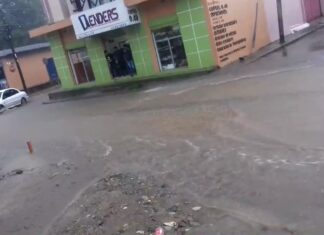 Inundadas las calles de Comayagua tras fuertes lluvias en las últimas horas