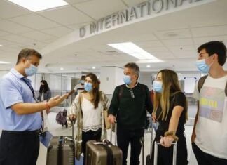 Estados Unidos planea exigir a visitantes vacuna contra la covid-19