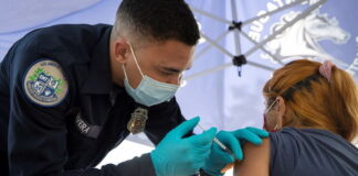 EE. UU. podría tener la pandemia bajo control para la primavera de 2022