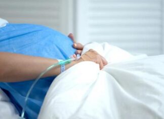 Embarazadas son más propensas a complicarse por Covid-19 indica pediatra