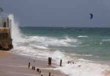 A Fred y Grace, que amenaza a Haití, se suma depresión en el Atlántico