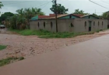 Torrenciales lluvias provocan inundaciones en varios sectores de Olancho