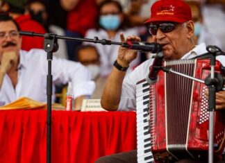 Fallece el cantautor hondureño Macario Mejía, famoso por su canción “JOH es pa fuera que vas”
