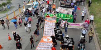 Marchan en Honduras para recordar a las personas desaparecidas y rechazar las Zedes