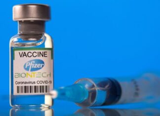 Pfizer presenta resultados preliminares que apoyan el uso de una tercera dosis