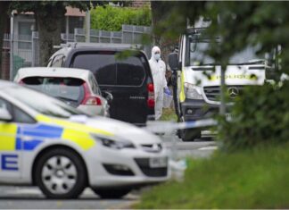 Seis muertos en un tiroteo, entre ellos un niño, en el suroeste de Inglaterra