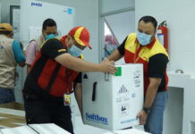 Honduras recibió este jueves un total de 105,300 dosis de vacuna de Pfizer