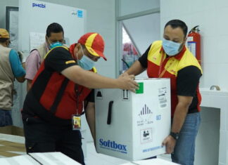 Honduras recibió este jueves un total de 105,300 dosis de vacuna de Pfizer