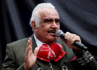 Médicos descartan daño cerebral de Vicente Fernández aunque se mantiene grave