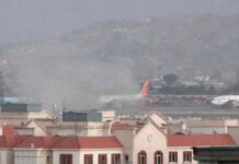 Más de 60 muertos en un doble atentado del EI en el aeropuerto de Kabul