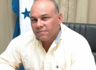Dictan detención judicial para el alcalde de Roatán, Jerry Dave Hynds, por tráfico de drogas agravado