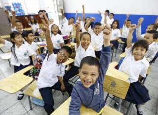 Advierten que las clases semipresenciales deben iniciar clases hasta el próximo año, ante el alza de contagios por Covid-19