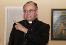 “El pueblo puede elegir libremente, pero yo digo que vote por personas no por colores», dice monseñor Darwin Andino