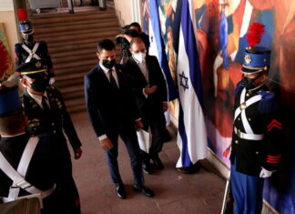 Presidente hondureño recibe cartas credenciales de cuatro nuevos embajadores