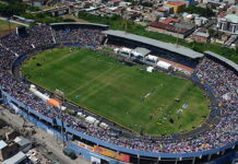 Médicos cuestionan la autorización para el ingreso de aficionados a los estadios
