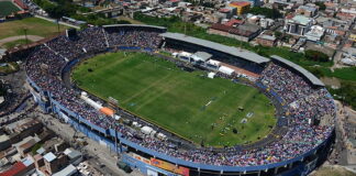 Médicos cuestionan la autorización para el ingreso de aficionados a los estadios
