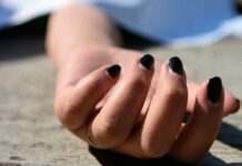 ¡Frente a una pulpería! Sicarios motorizados ultiman a una mujer en colonia Torocagua