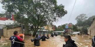 El huracán Grace se degrada a tormenta tropical, pero provoca siete muertes, inundaciones y daños en México