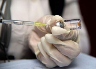 Un hombre se vacunó cinco veces contra el Covid-19 en Brasil