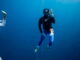 Hondureña logra el primer récord en buceo libre