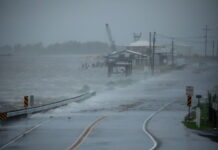 El huracán Ida golpea con fuerza la costa de EE. UU. y amenaza Nueva Orleans