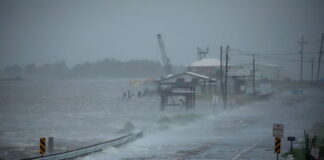 El huracán Ida golpea con fuerza la costa de EE. UU. y amenaza Nueva Orleans