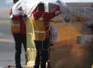 México recibe 1,75 millones de vacunas de Moderna donadas por EEUU