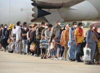 Llega a España un segundo avión estadounidense con 400 refugiados afganos