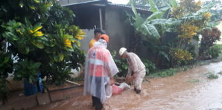 Tormentas y vientos huracanados dejan calles y viviendas inundadas en Catacamas, Olancho