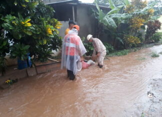 Tormentas y vientos huracanados dejan calles y viviendas inundadas en Catacamas, Olancho