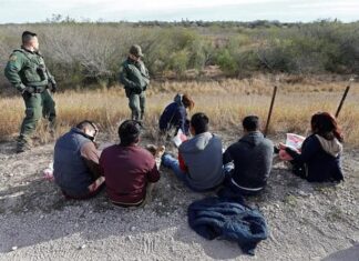 EE. UU. someterá a juicio a adultos que hayan sido deportados y retornen nuevamente al país