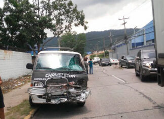 Motociclista muere arrollado por un rapidito en SPS cuando intentó rebasar a una rastra