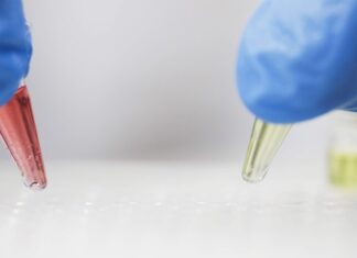 EE. UU. descarta que el coronavirus fuera diseñado como un arma biológica