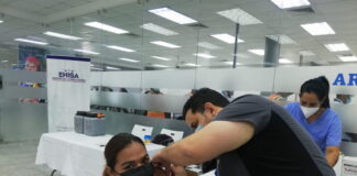 Inicia la vacunación anticovid para el personal que labora en el aeropuerto de SPS