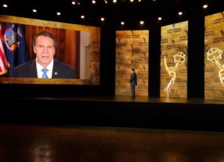 Los premios Emmy retiran el galardón otorgado a exgobernador de Nueva York, por supuesto acoso sexual