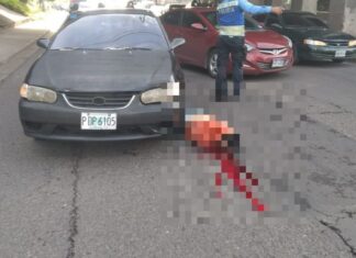 Hombre muere tras caer de un puente e impactar sobre un vehículo en Tegucigalpa