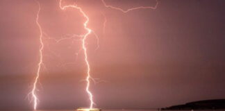 Al menos 17 personas perdieron la vida luego de que un rayo cayera en el barco en que viajaban cuando se dirigían a una boda