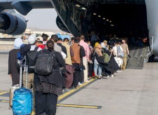 Los talibanes culpan a EEUU de las muertes civiles en el aeropuerto de Kabul
