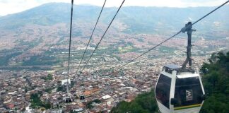 El BCIE entrega estudio de factibilidad sobre teleférico público en Honduras