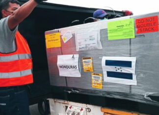 Llegan 72 mil vacunas de AstraZeneca compradas por el IHSS