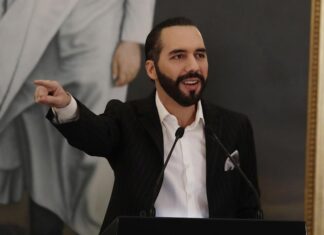 Bukele pregunta en redes sobre censurar medios de comunicación en El Salvador