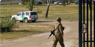 Estados Unidos cierra la frontera de Texas para evitar el paso de más migrantes