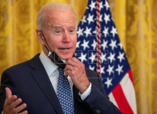 El control de vacunación de Biden genera fricciones en las empresas de EEUU
