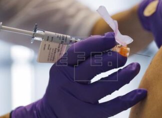 Unos 60 millones de estadounidenses podrán ponerse la dosis de refuerzo de Pfizer