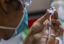 YouTube prohíbe todos los videos que propaguen información falsa sobre las vacunas