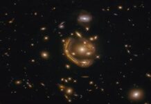 Astrónomos hallan la distancia a la galaxia del Anillo Fundido de Einstein