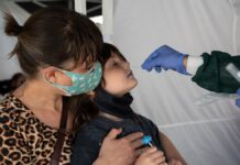 Médicos piden a padres de familias no exponer a sus hijos ante la variante Delta